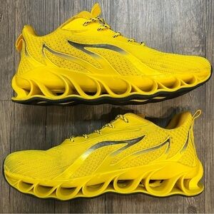 Women’s Yellow Black Running Shoes Size 8
